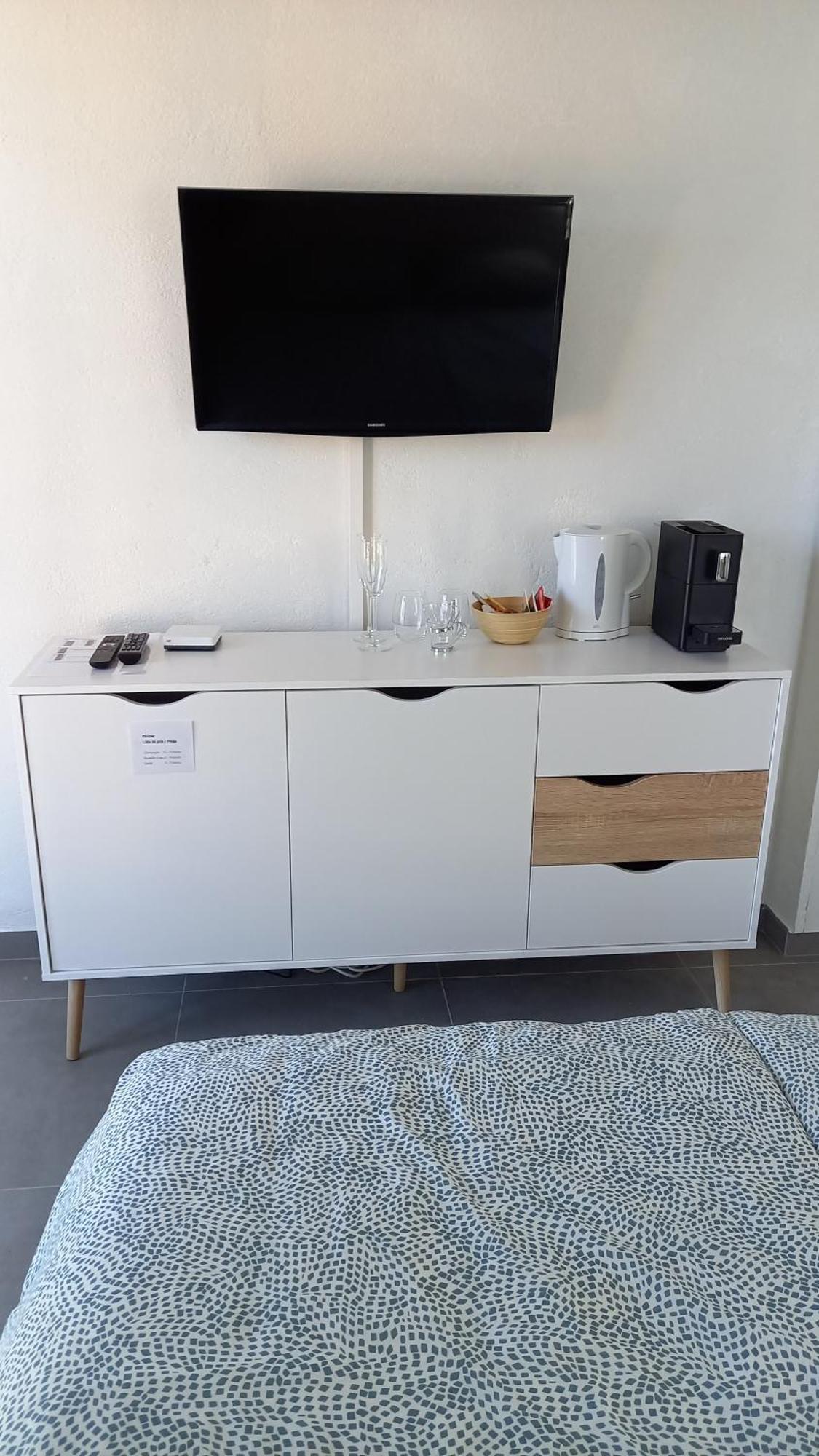Aloha Chambres Port-Valais 部屋 写真